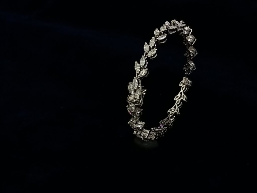 The Carat Line Bracelet