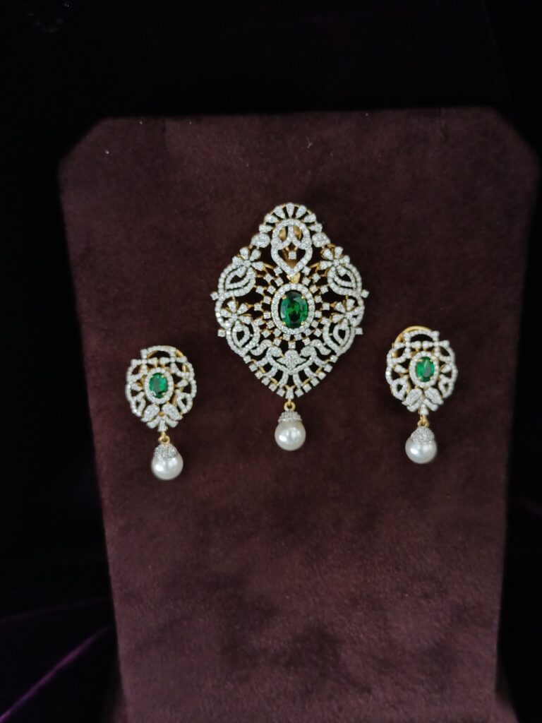 Emerald Pearl Zenith Earrings With Pendant