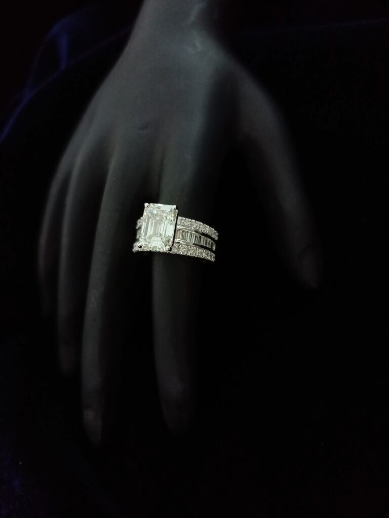Emerald Maison Ring