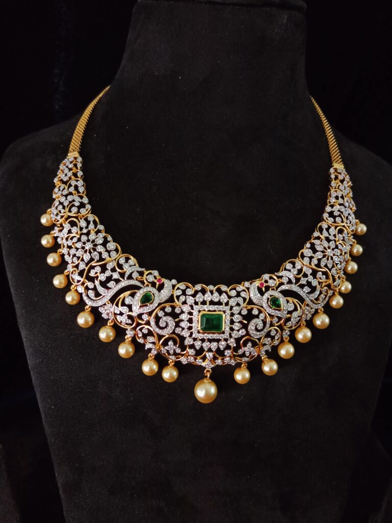 Pearl Emerald Elegant Necklace