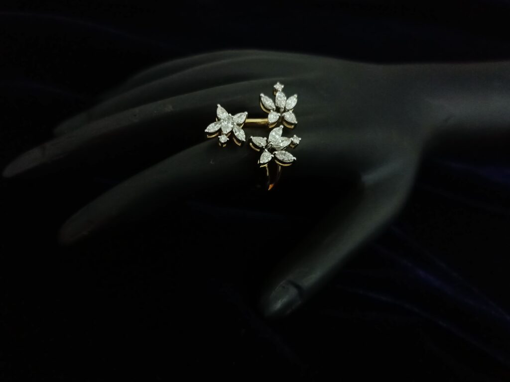 The 3 Flower Ring