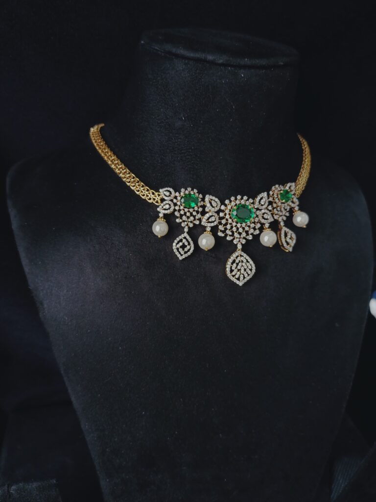 Verde Choker Charm Set