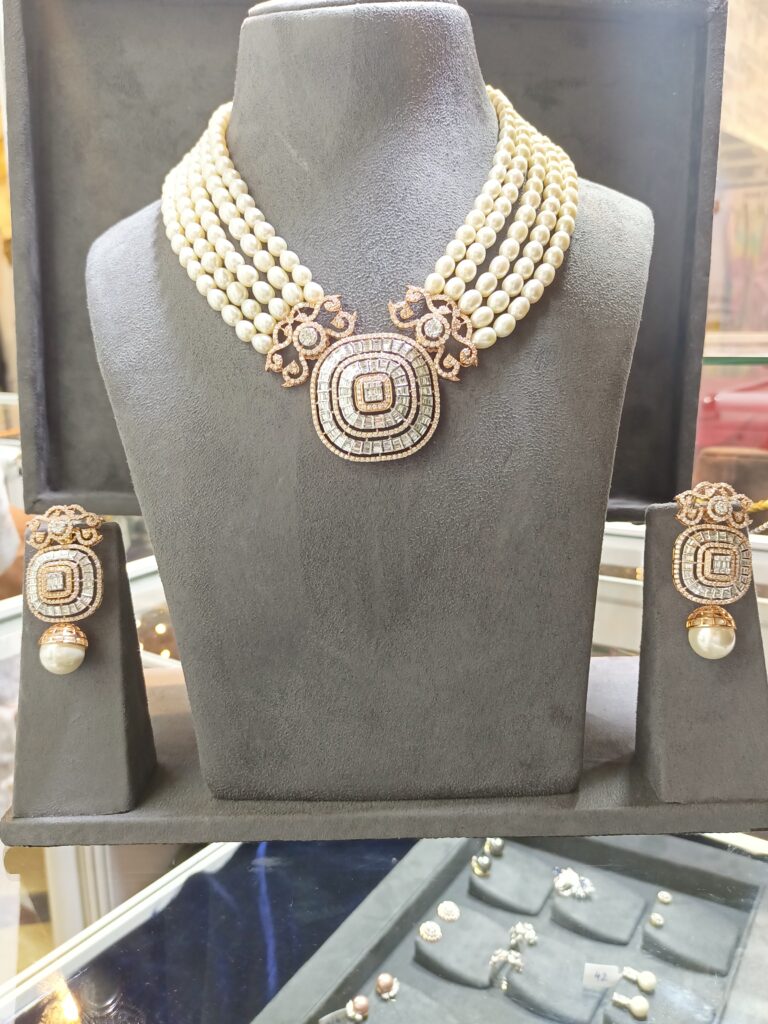 Grand Pearl Baguette Pendant