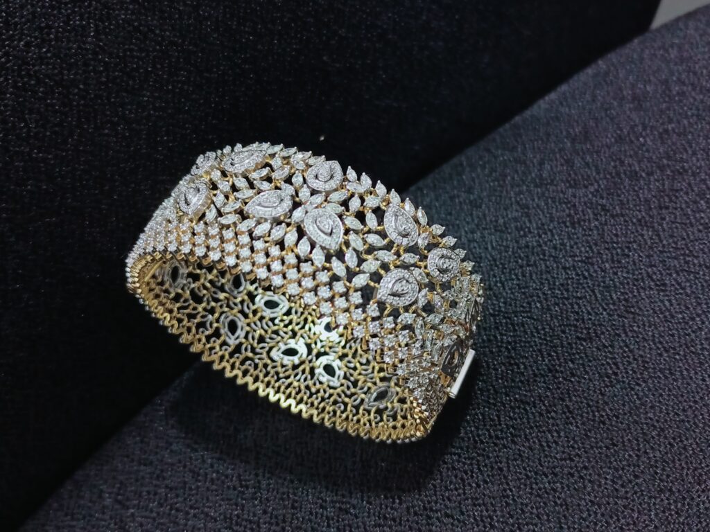 Circular Shine Bracelet