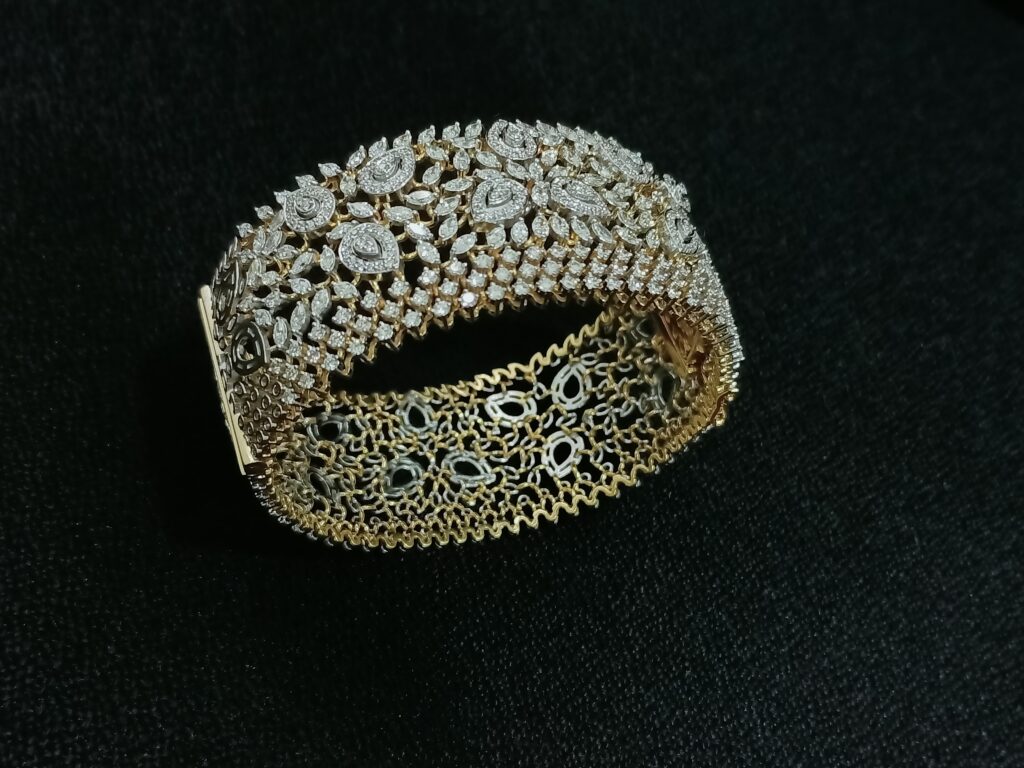 Circular Shine Bracelet