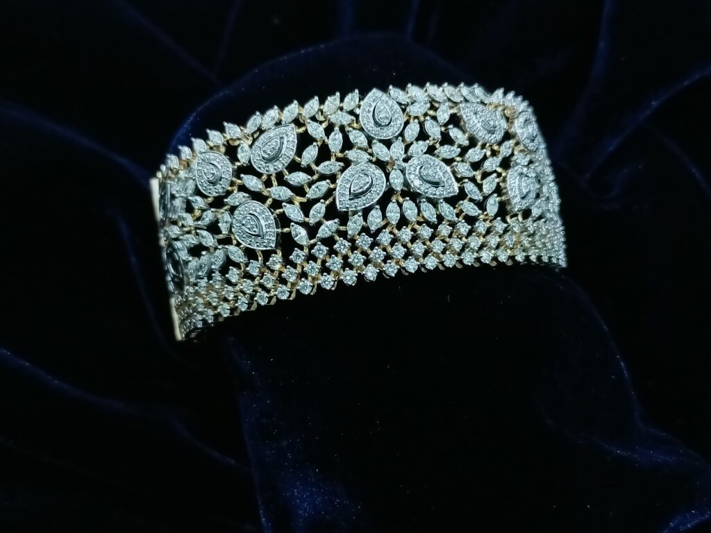 Circular Shine Bracelet