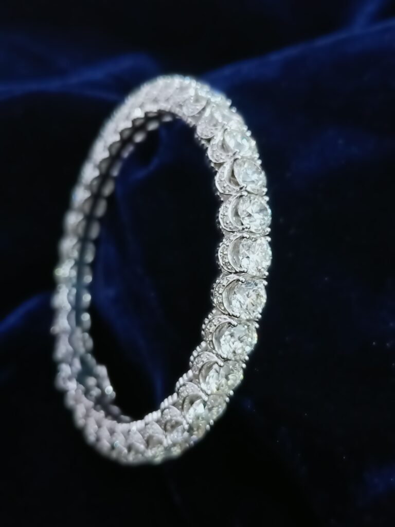 Round Radiant Bangle