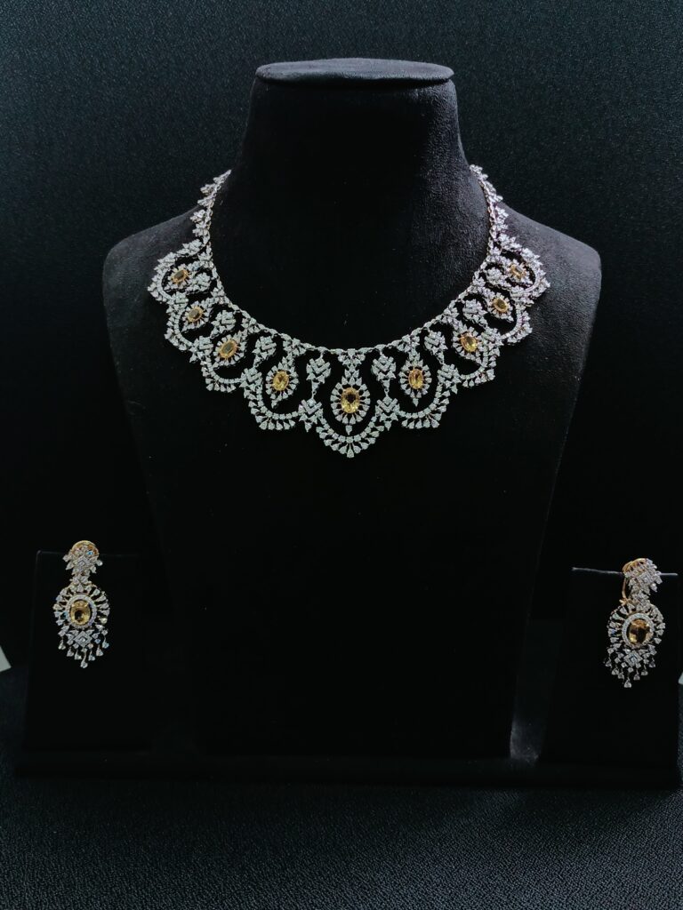 Sunlit Mist Necklace
