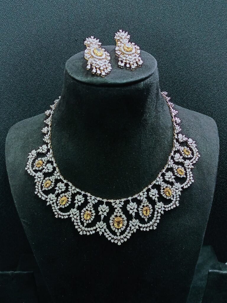 Sunlit Mist Necklace