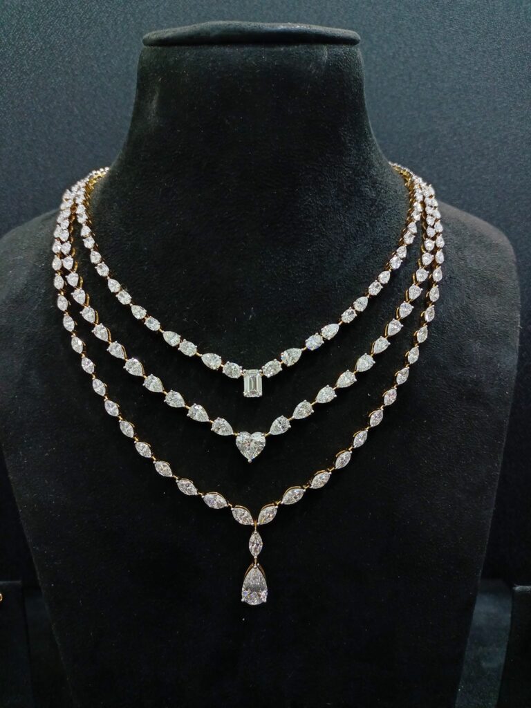 Emerald Heart Pan Trio Solitaire Necklace