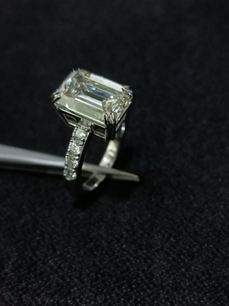Solitaire Emerald Charm Ring